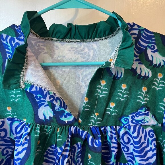 Womens' Blue and Green Blouse in with Tiger Motif Size L - Picture 4 of 5